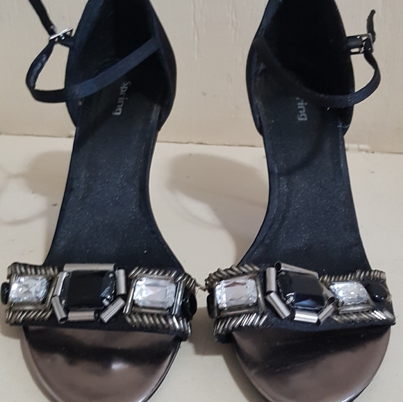 Spring satin heels. Size 10. - Picture 1 of 3